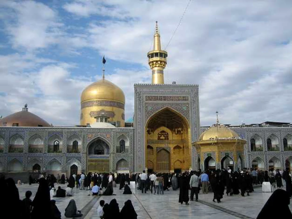 mocheea reza foto via wikipedia