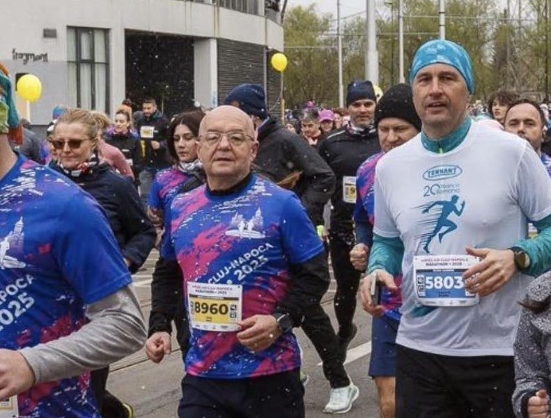 Emil Boc şi Tanczos Barna au alergat la Wizz Air Marathon, pe Cluj Arena