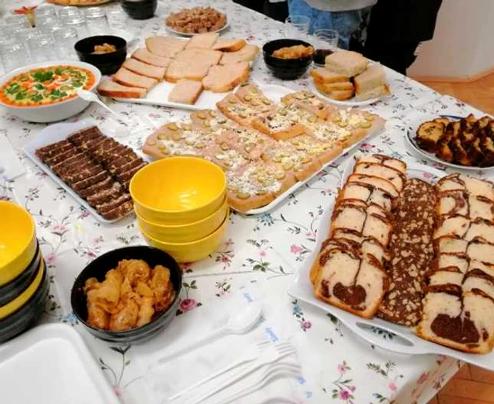 Anii `80 au fost cumpliți pentru români. Alimentele se găseau tot mai rar și nu de puține ori toate rafturile din magazine erau goaleFOTO: adevarul.ro