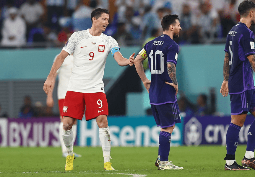 Messi, cu nasul pe sus. Ce i-a spus Lewandowski după ce argentinianul l-a lăsat cu mâna întinsă