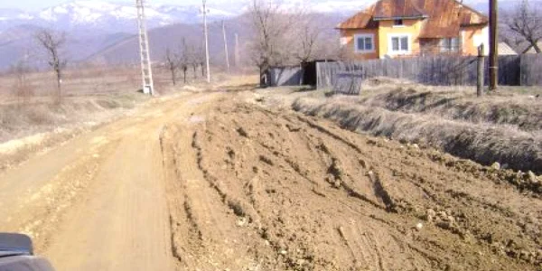 Termen-limită pentru finalizarea racordurilor la utilităţi pentru proprietarii de pe strada Borhanci