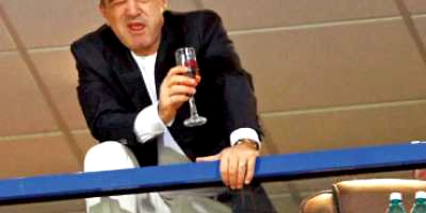 Cristi Borcea şi Gigi Becali s-au îmbătat la România - Austria