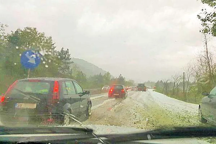 Ploieşti, Prahova: Şoferii au încetinit deoarece era gheaţă pe drum