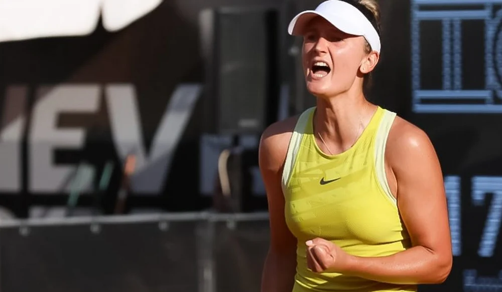 Irina Begu a reușit remontada la Paris. Condusă timp de un set și jumătate, i-a dat clasă unei bulgăroaice de 19 ani