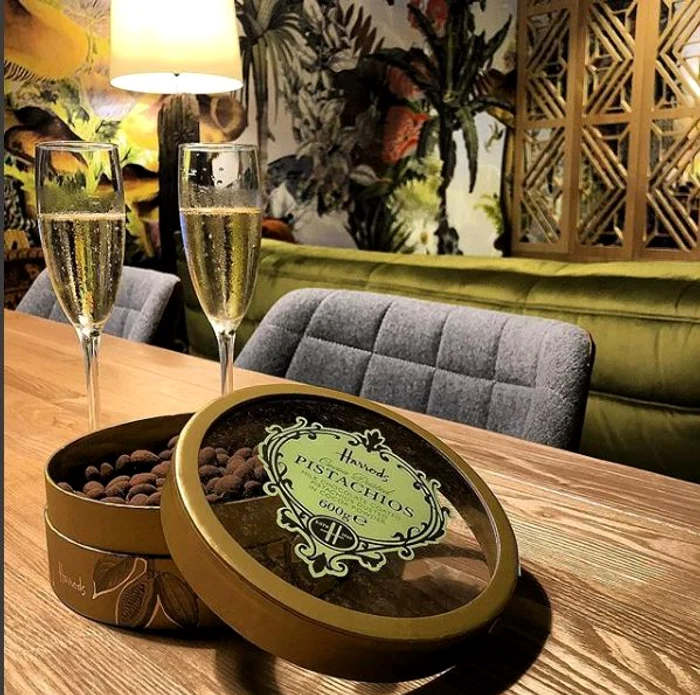 „Când doarme Zenaida”, a scris Adelina Pestrițu în dreptul imaginii