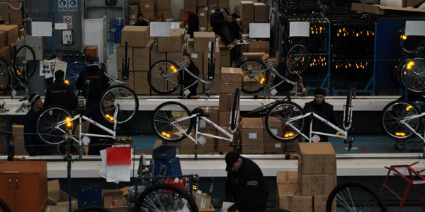 În fabrica VeloCity de la Reşiţa se produc biciclete pentru cel mai mare distribuitor din lume FOTO Cristian Franţ 