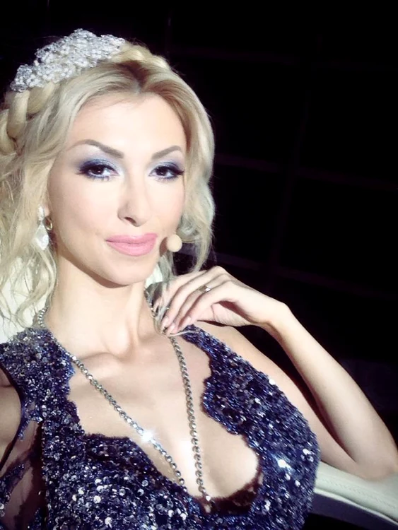 
    Andreea Bălan bea în fiecare zi câte un litru de ceai verdeSursă foto:Facebook  