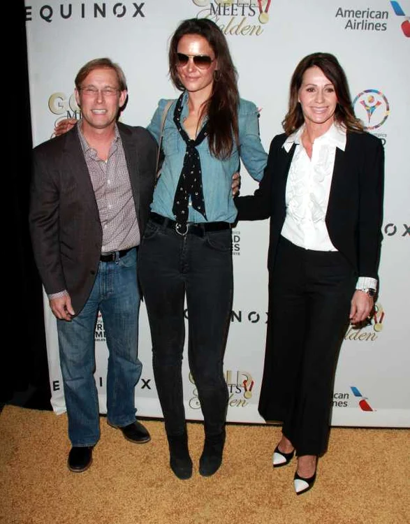 Bart Conner, Katie Holmes şi Nadia Comăneci FOTO Hepta