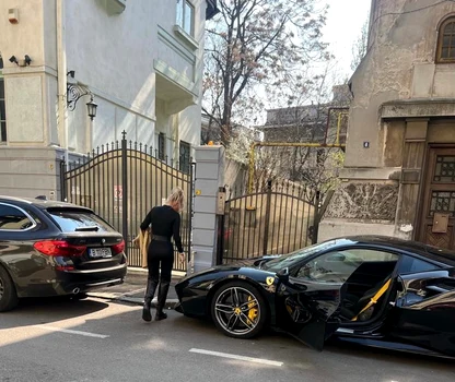 Anamaria Prodan a rămas cu un Ferrari după divorț Sursa: Click!