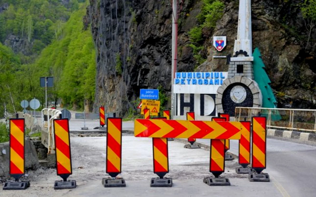 
    Până acum, accesul maşinilor a fost restricţionat 3-6 zile pe săptămână FOTO: Daniel Guţă, Adevărul  