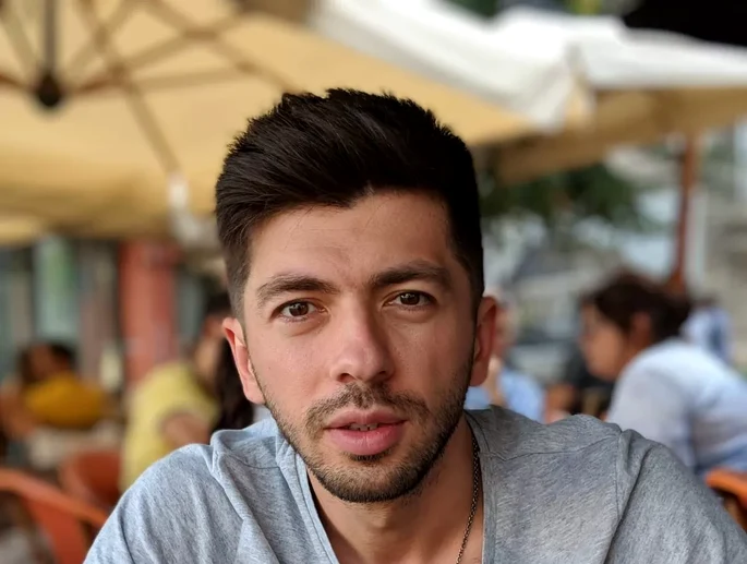 Vloggerul va primi suma de 50.000 de euro FOTO Facebook/ Mircea Bravo