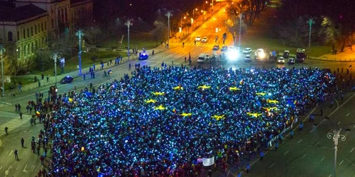 Steag UE la protestul din Piata Victoriei ziua 27 FOTO Octav Dragan/ Facebook 