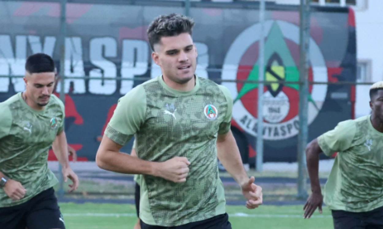 Ianis Hagi, în cadrul antrenamentelor la Alanyaspor  Foto/Twitter@alanyaspor