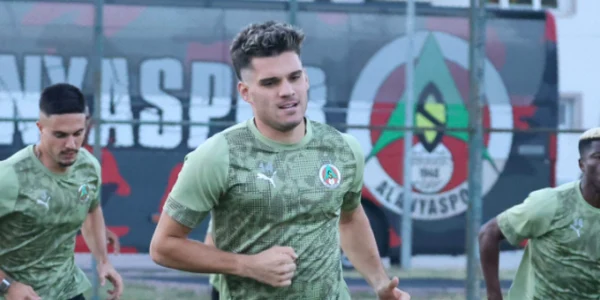 Ianis Hagi FotoTwitter alanyaspor jpg