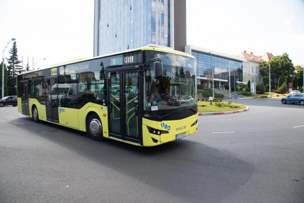 Indiferență revoltătoare. Un bărbat a murit într-un autobuz. Motivul halucinant pentru care călătorii nu au alertat șoferul