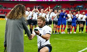 Florin a cerut o pe Alexandra în căsătorie la finalul jocului cu Irlanda, de la Cupa Mondială din Anglia jpeg