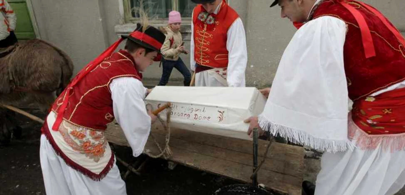 Înmormântarea Fărşangului la Rimetea