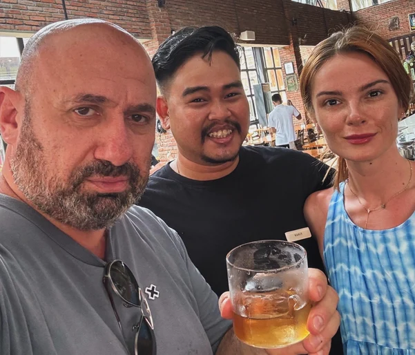  Cătălin Scărlătescu și Doina Teodoru, în Bali FOTO: FB