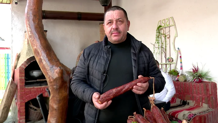 Viorel a preluat rețeta babicului de la părinții săi, grădinari de lângă Buzău. FOTO Iulian Bunilă