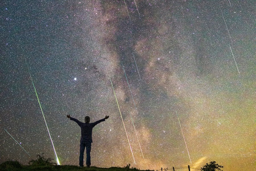 „Perseide”, evenimentul cosmic al verii. „Ploaia de stele căzătoare” poate fi văzută cu ochiul liber 