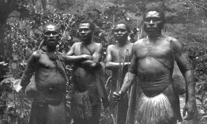 Indigeni din Papua Noua Guinee, în 1931 (© Wikimedia Commons)