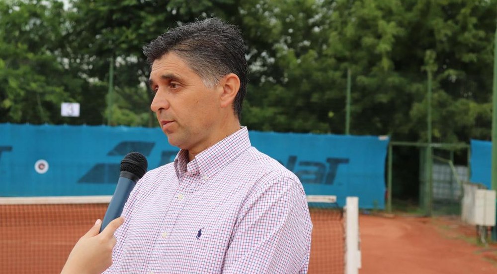A băut apă după Țiriac: amendat cu 3,5 milioane de lei, un club de tenis a decis să-și dubleze pedeapsa!