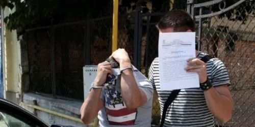 Grupul infracţional condus de băiatul poliţistului a fost arestat în luna august