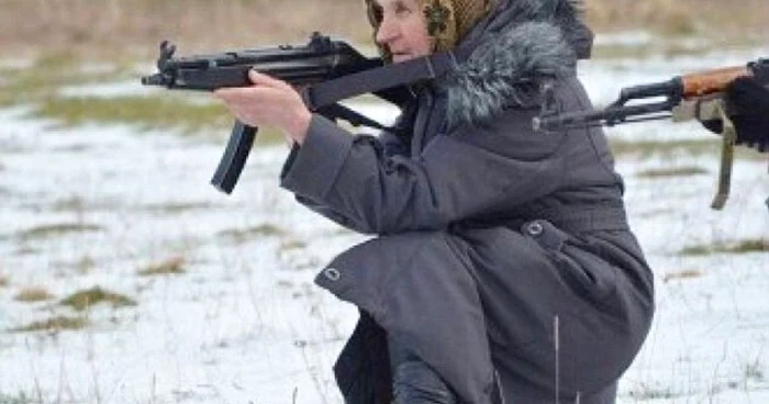 Ekaterina Bilik are 68 de ani şi vrea să lupte împotriva separatistilor din estul Ucrainei FOTO Daily Mail