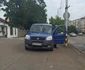 Şoferul maşinii s-a "păcălit" alegând scurtături.
