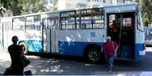 Şoferii au dreptul să ia doar pasageri pe scaune