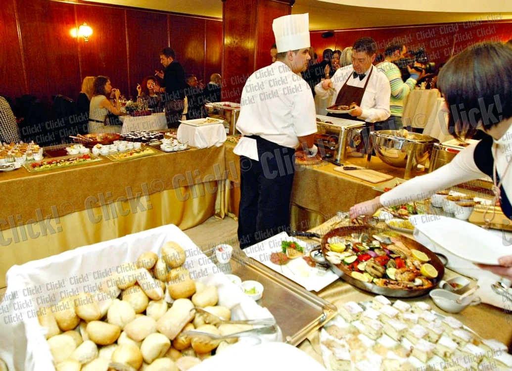 Invitaţii lui Dragomir au avut la dispoziţie un meniu diversificat