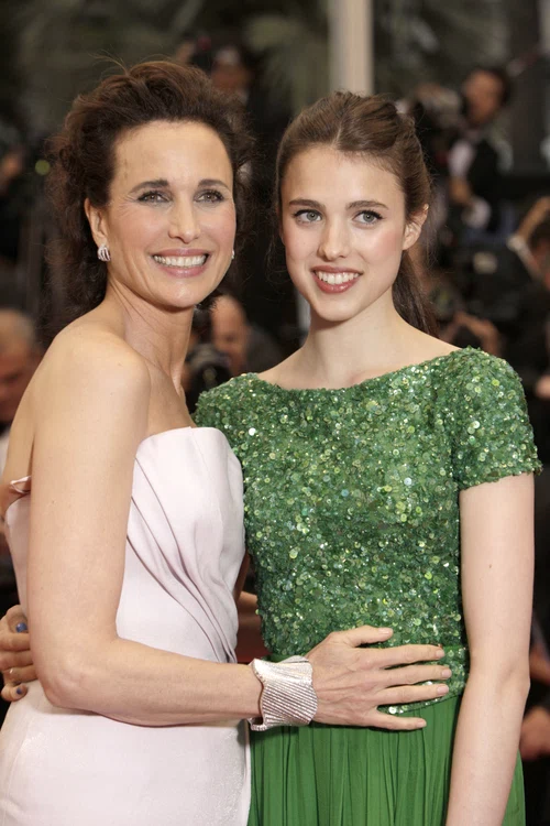 Andie Macdowell alături de fiica sa, Margaret Qualley