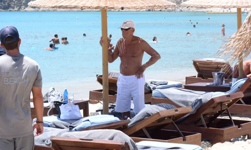 NO WEB   Exclusive images: Giorgio Armani on holiday in Mykonos, Greece  jpeg