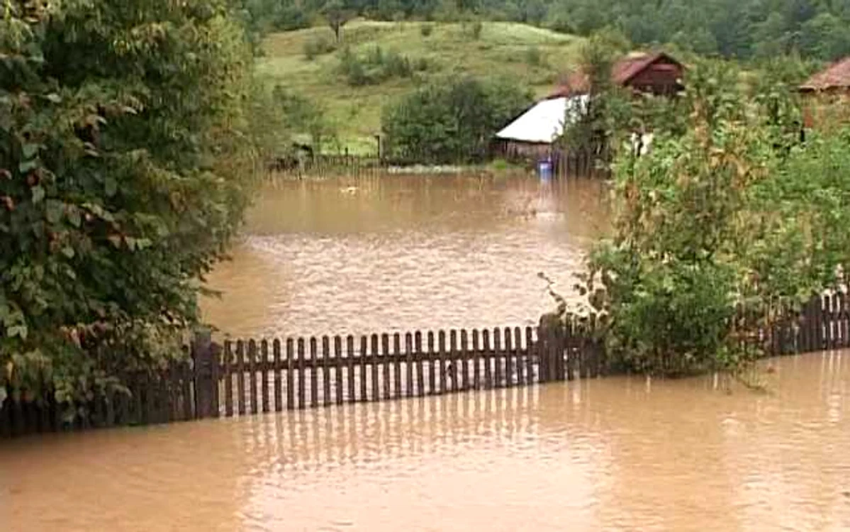 Ajutoarele vor ajunge în 14 localităţi afectate de inundaţii