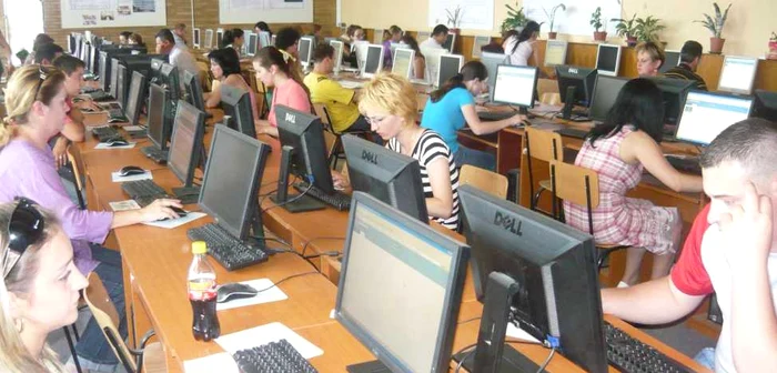 Târgovişte: Scandalul diplomelor alungă studenţii de la “Spiru Haret”