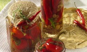 ardei iuti in otet jpeg