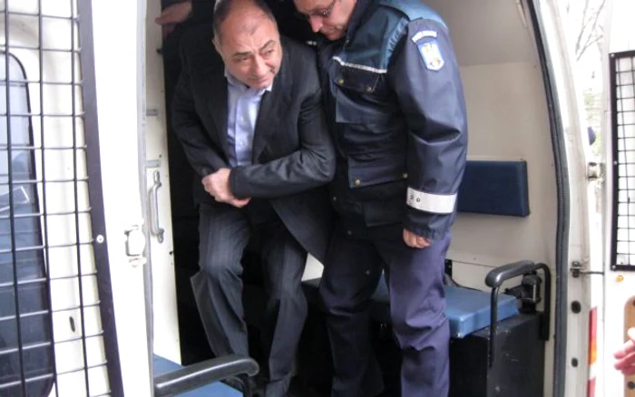 
    Antonie Solomon a fost condamnat definitiv pentru corupție, în 20 septembrie 2013 (foto: Adevărul)  