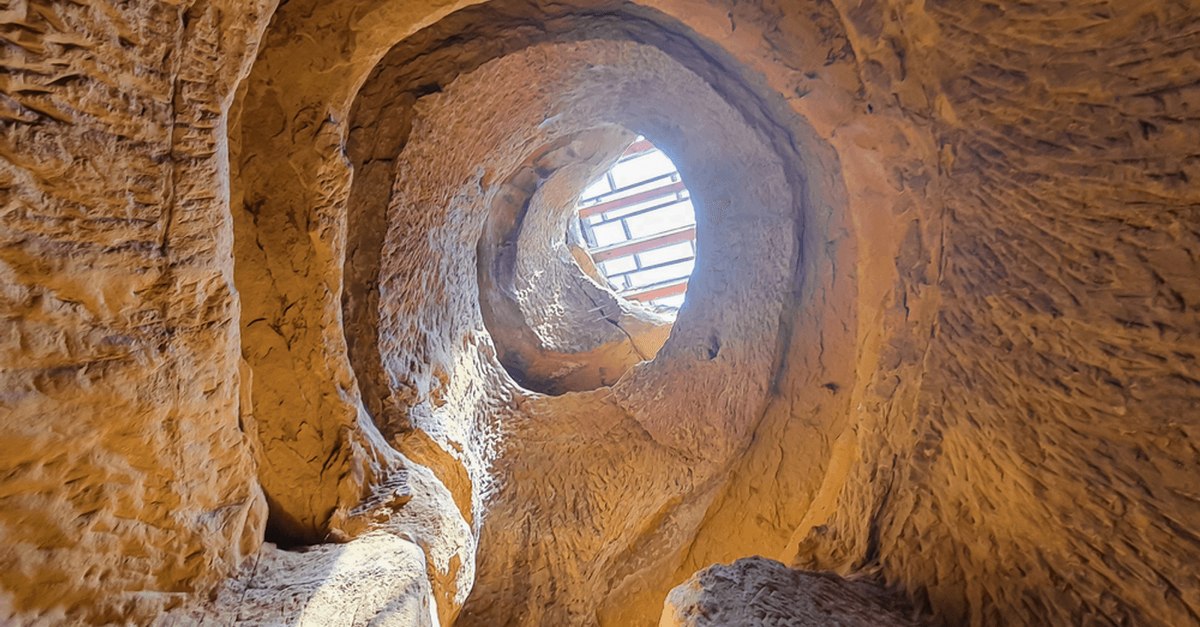 51% dintre români cred în locuri „încărcate energetic”. Cei mai convinși sunt votanții PSD și AUR