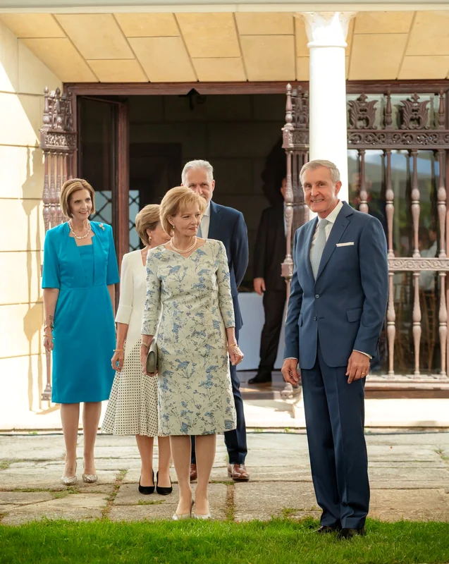 Majestatea Sa Margareta și Principele Radu la 30 de ani de la căsătorie cu Principesa Maria, Principesa Sofia și Dan Duda.