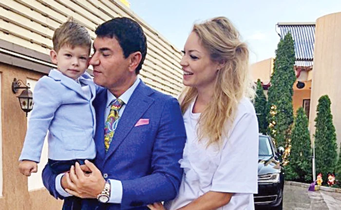 Cristi Borcea, Valentina Pelinel și fiul lor, Milan 