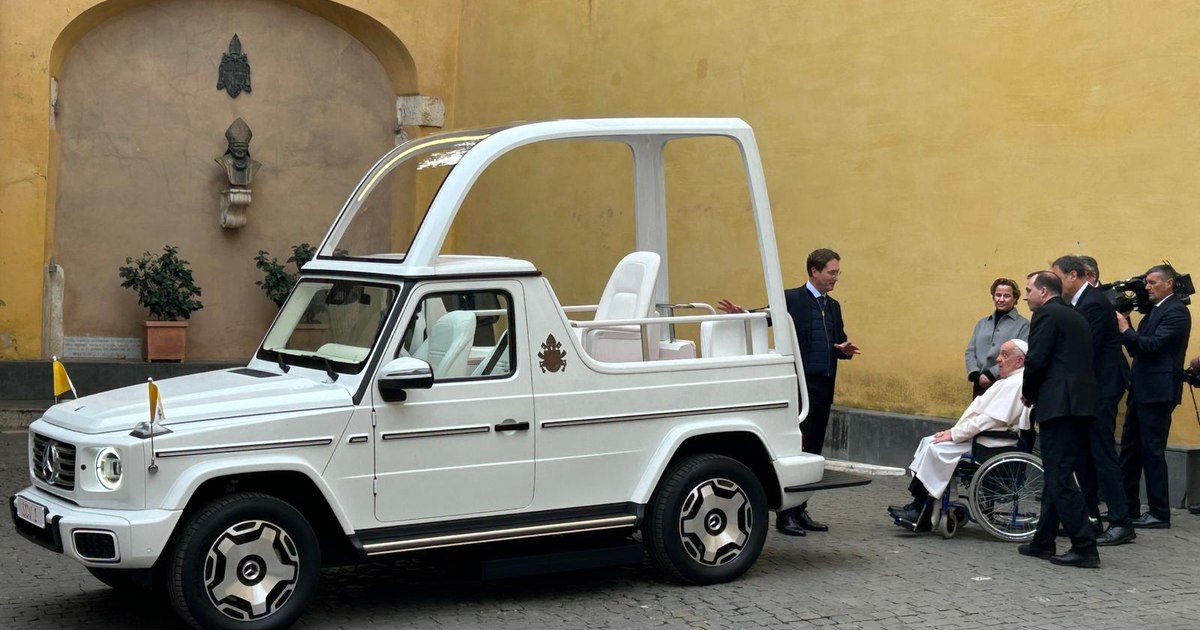 Vaticanul dezvăluie papamobilul electric pentru Papa Francisc