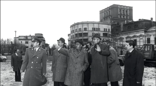 ceausescu vizita pe ruine FOTO historia jpg