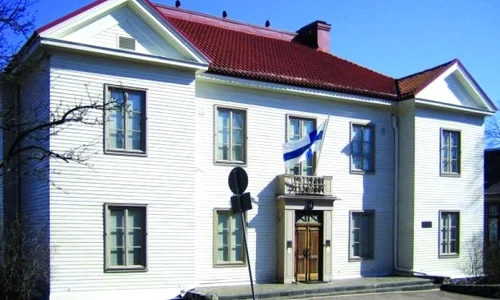 Mareşalul dormea şi acasă în patul de campanie jpeg