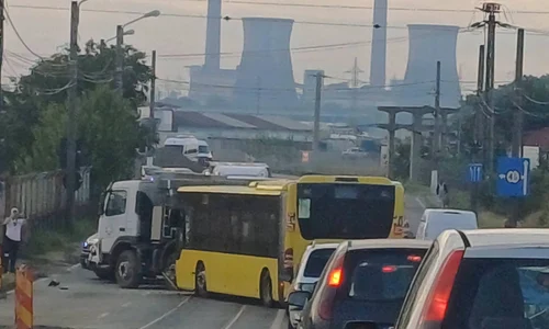 accident in Timisoara pe str Ovidiu Cotruș FOTO Facebook/Strazile din Timisoara