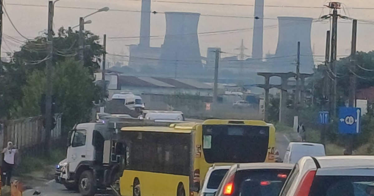 Imagine asociată subiectului: Accident între un camion și un autobuz cu 40 de pasageri, la Timișoara