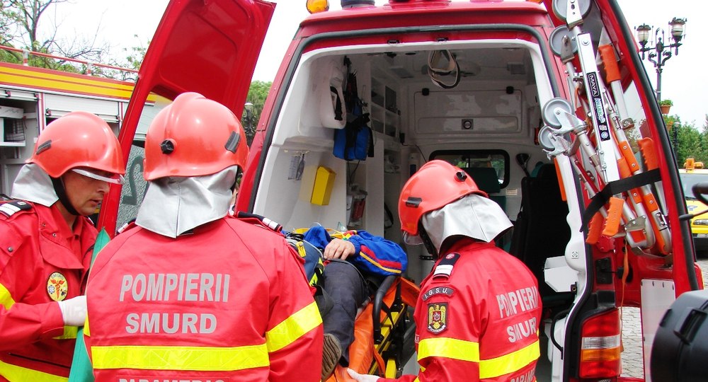 Accident în parcul IOR din Capitală. Un copac a căzut peste o femeie de 82 de ani