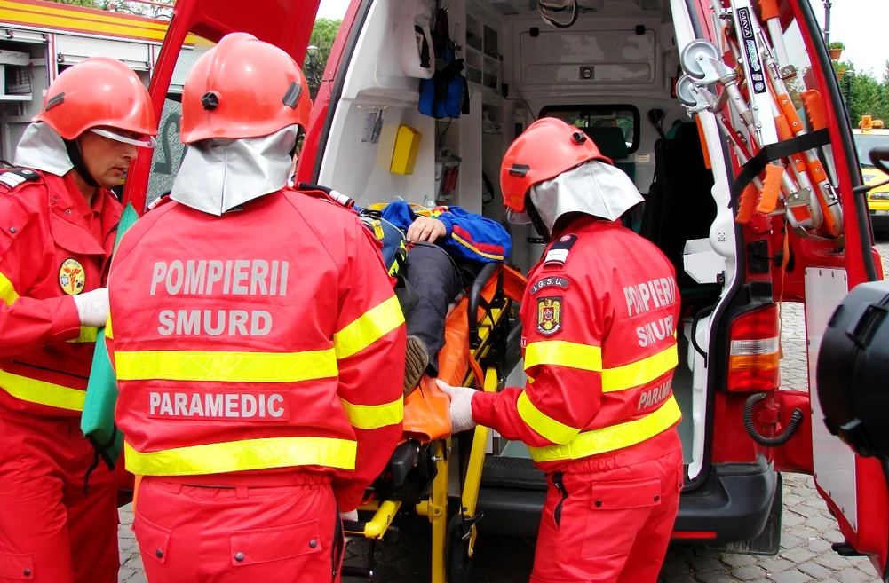 Tânărul a fost transportat la spital FOTO: Arhivă, Adevărul