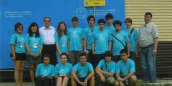 Rareş Buhai şi lotul olimpic al României la Olimpiada Internaţională Pluridisciplinară Tuymaada din Republica Sakha 