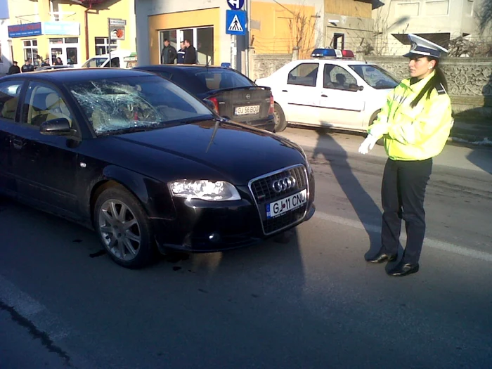 Cei doi poliţişti au fost transportaţi la UPU