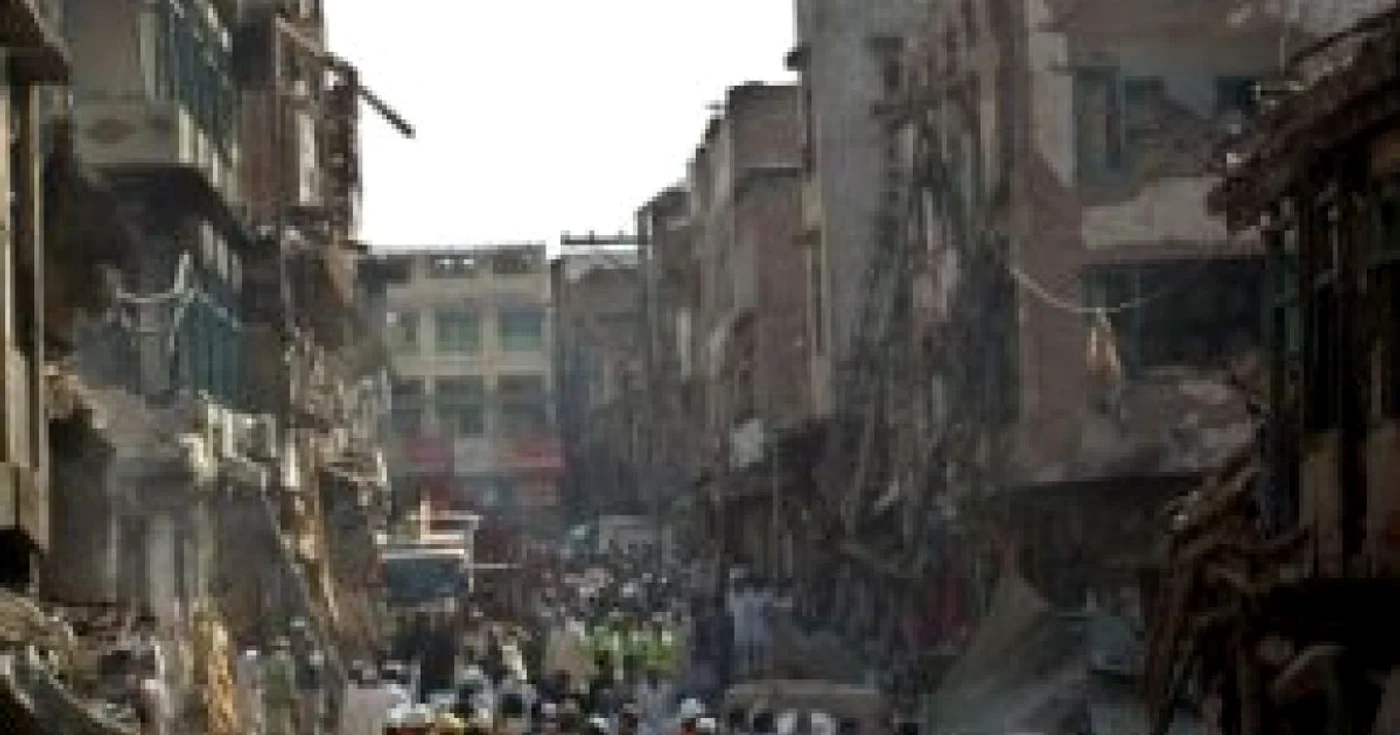 UPDATE Pakistan: 12 morţi într-un atentat sinucigaş